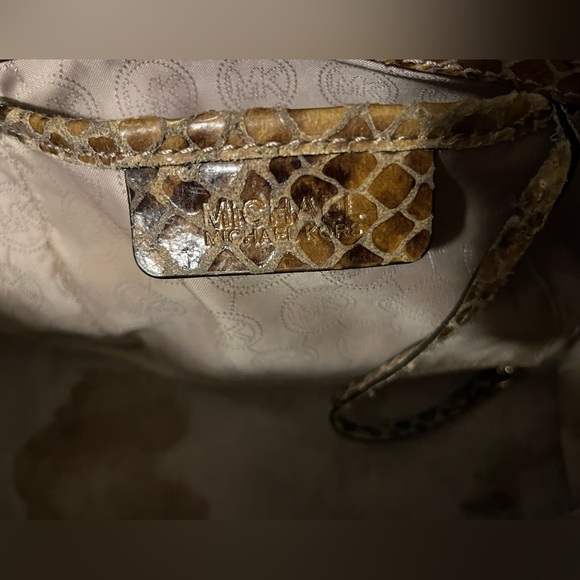 Michael Kors sneak skin handbag in wallet - Picture 4 of 8